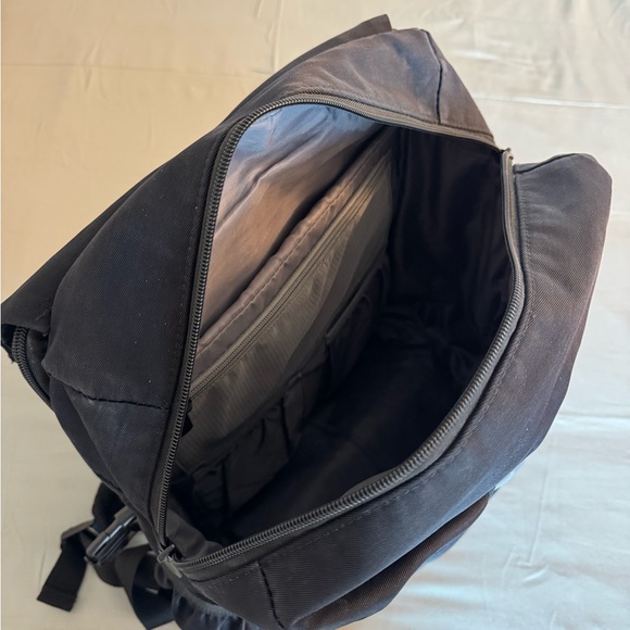 Beis Diaper Backpack - Picture 3 of 8